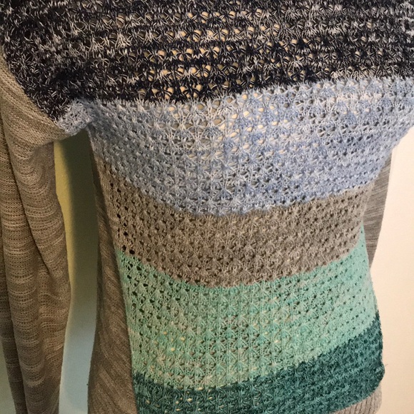 Stylish multi colored sweater - Picture 4 of 4